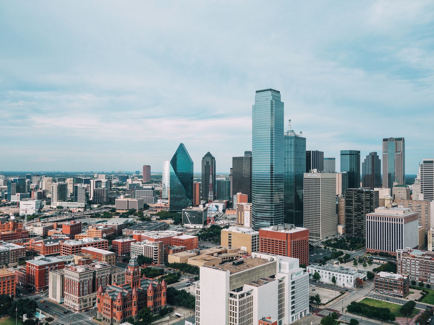 Downtown Dallas skyline and Reunion Tower